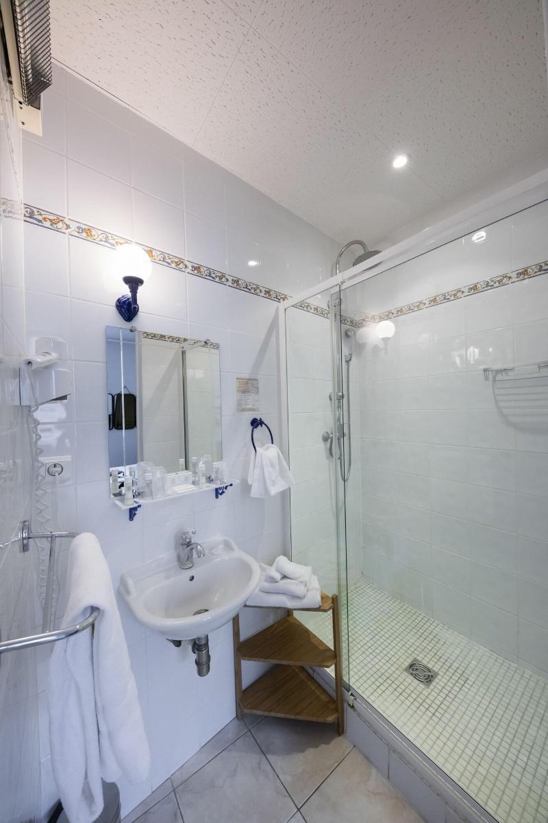 L'Instant Sevigne Hotel กริญญ็อง ภายนอก รูปภาพ
